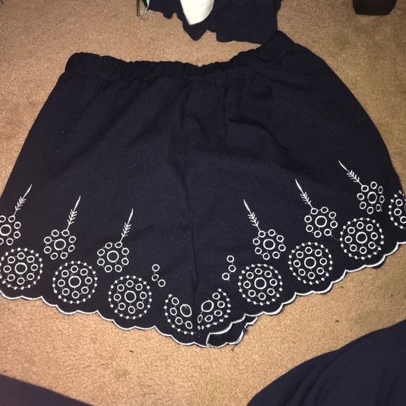 SheIn navy blue shorts - Picture 2 of 2